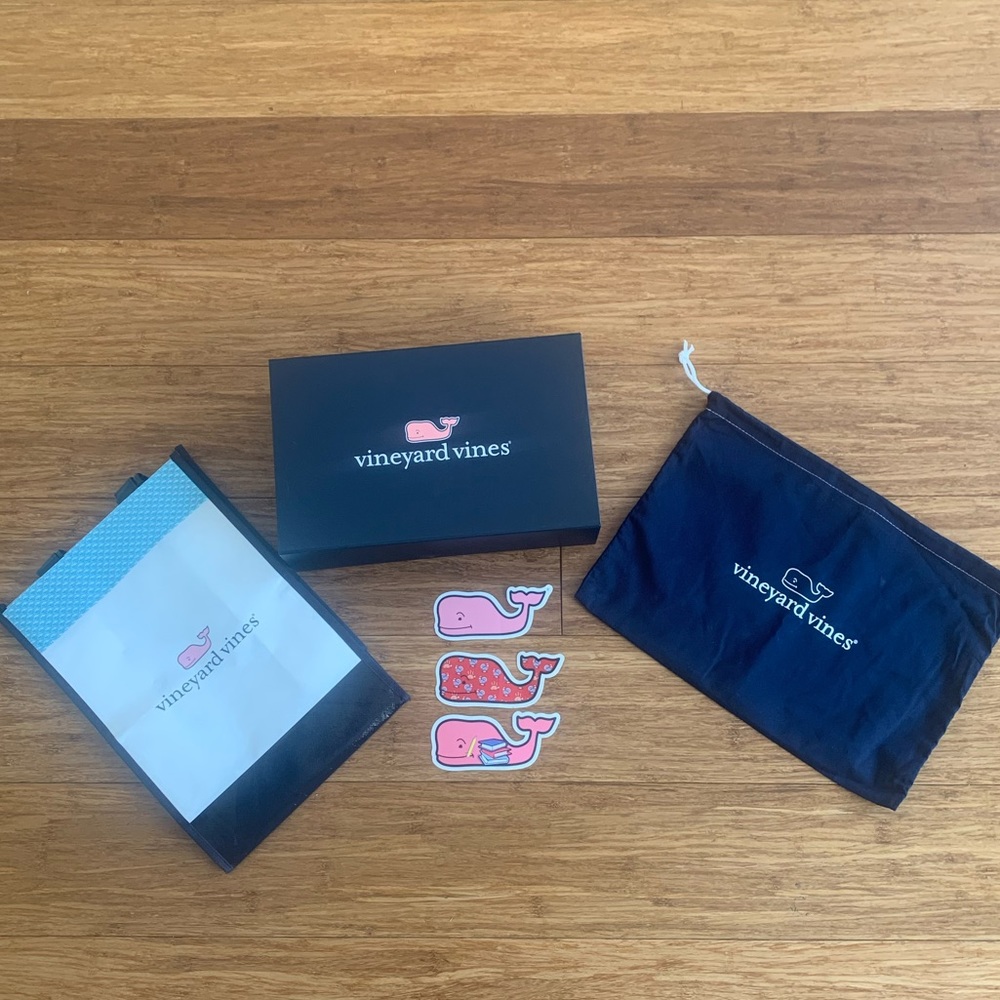 vineyard vines set